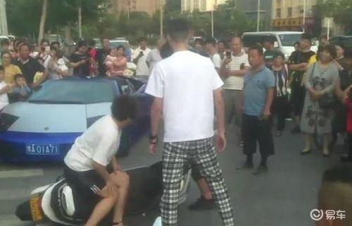 网红吃瓜围观视频,揭秘娱乐圈幕后真相 第2张 网红吃瓜围观视频,揭秘娱乐圈幕后真相 第2张