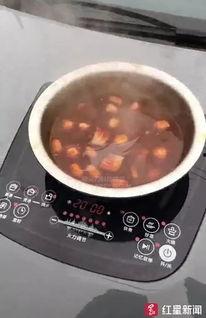 网友爆料火锅视频播放,视频揭示后厨操作全过程 第3张 网友爆料火锅视频播放,视频揭示后厨操作全过程 第3张