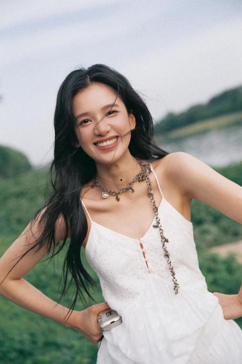 张婧仪娱乐八卦爆料视频,揭秘明星幕后故事  第2张