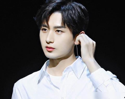 成毅爆料最新消息,揭秘娱乐圈幕后真相  第1张