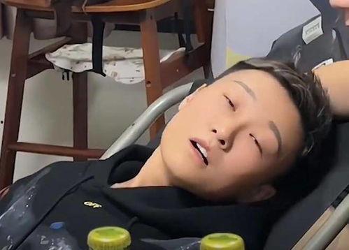 小六被网友爆料了视频,网友爆料引发热议